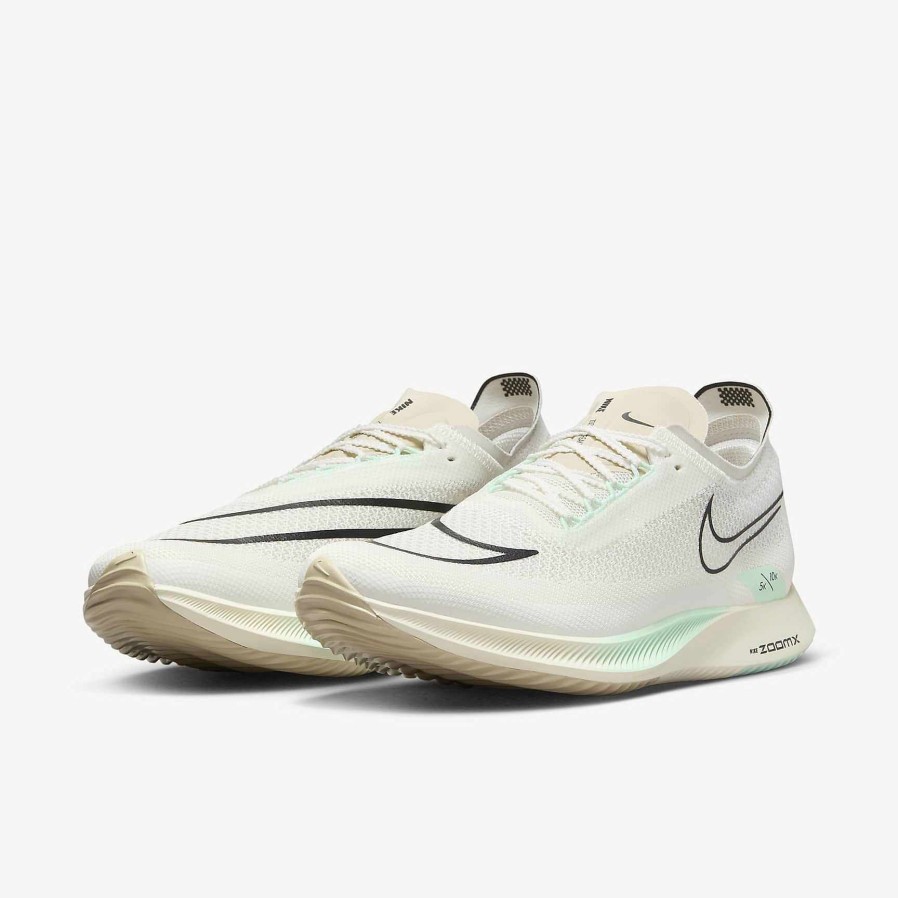 Vrouwen Nike Cyber Monday-Schoenen | Nike Streakfly