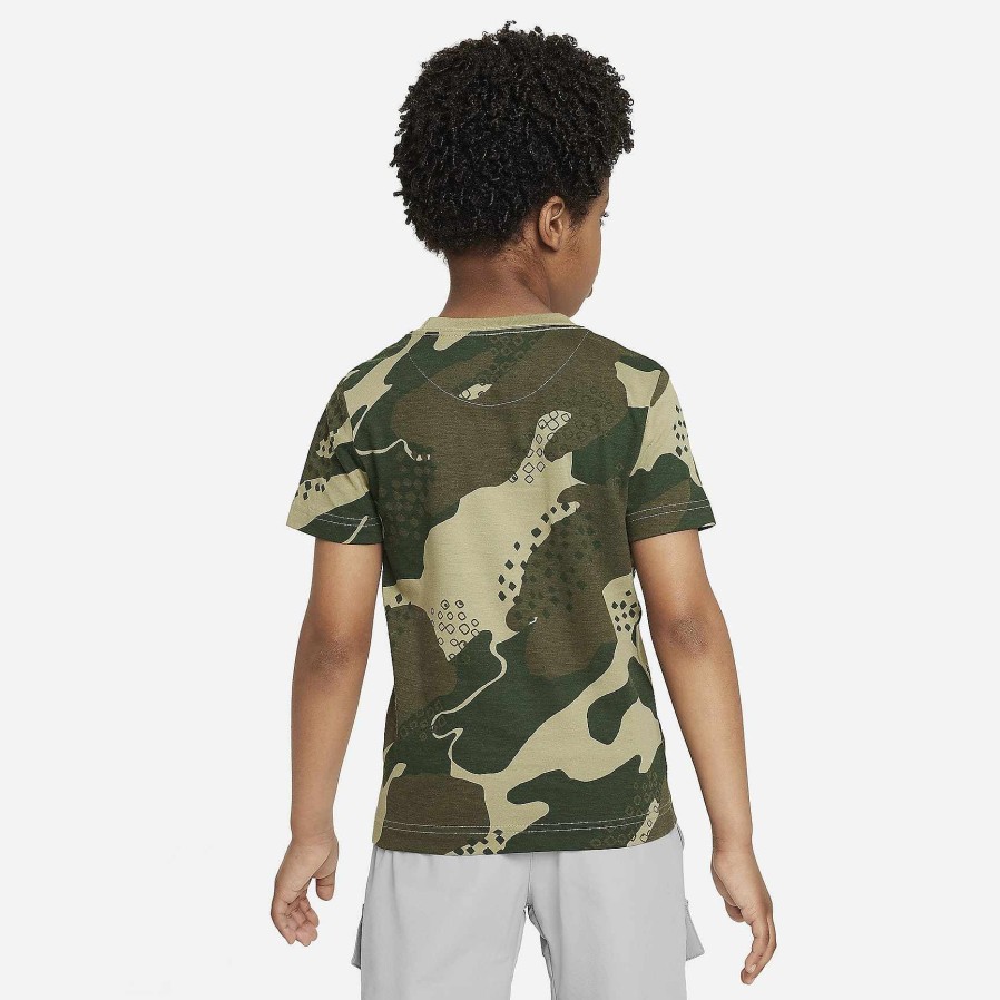 Kinderen Nike Tops En T-Shirts | Nike Club Seasonal Camo Basic T-Shirt